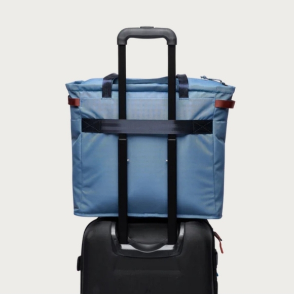 Cotopaxi Mente 22L Tote - Picture 4 of 8